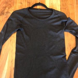 Long sleeve Run Swiftly Top